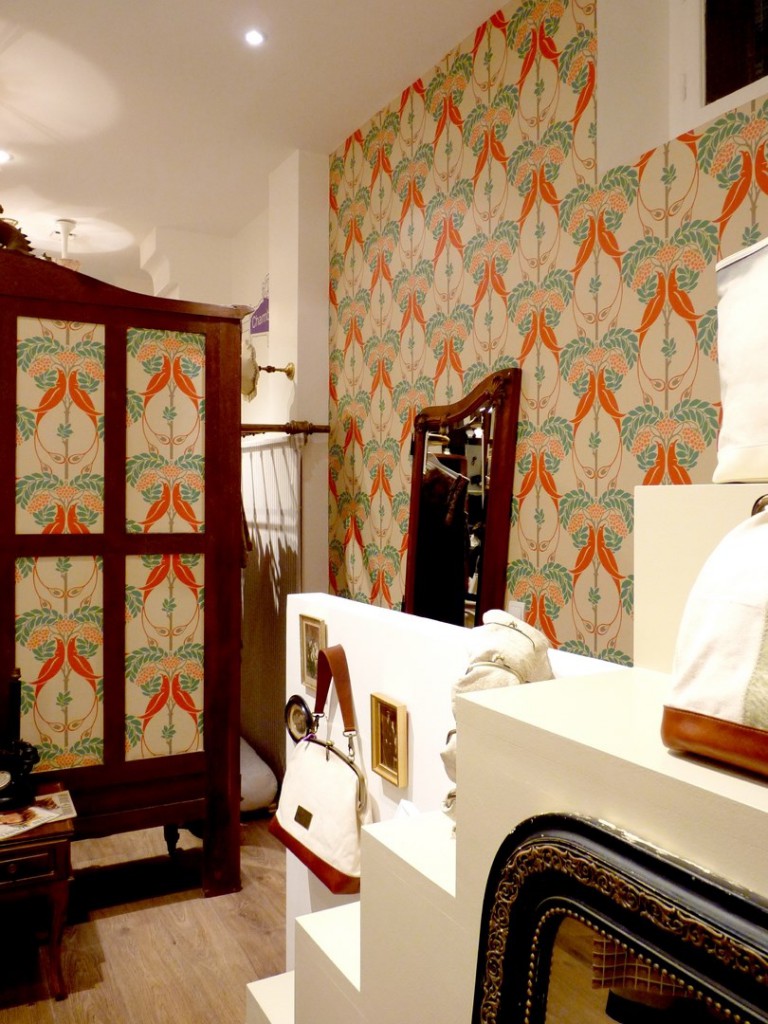 architecte concept boutique vintage vetement paris sac chaussure papier peint original agence avous