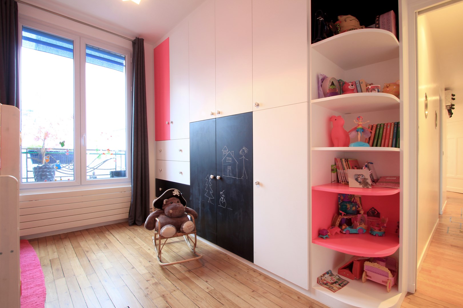 Aménagement chambre dans un cube paris buttes aux cailles