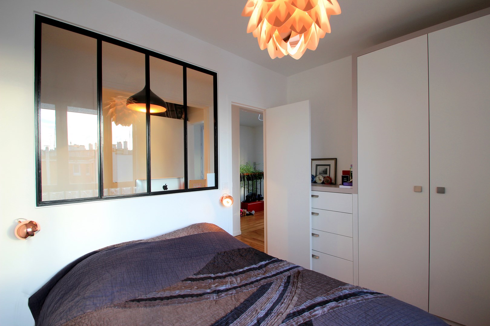Aménagement chambre dans un cube paris buttes aux cailles