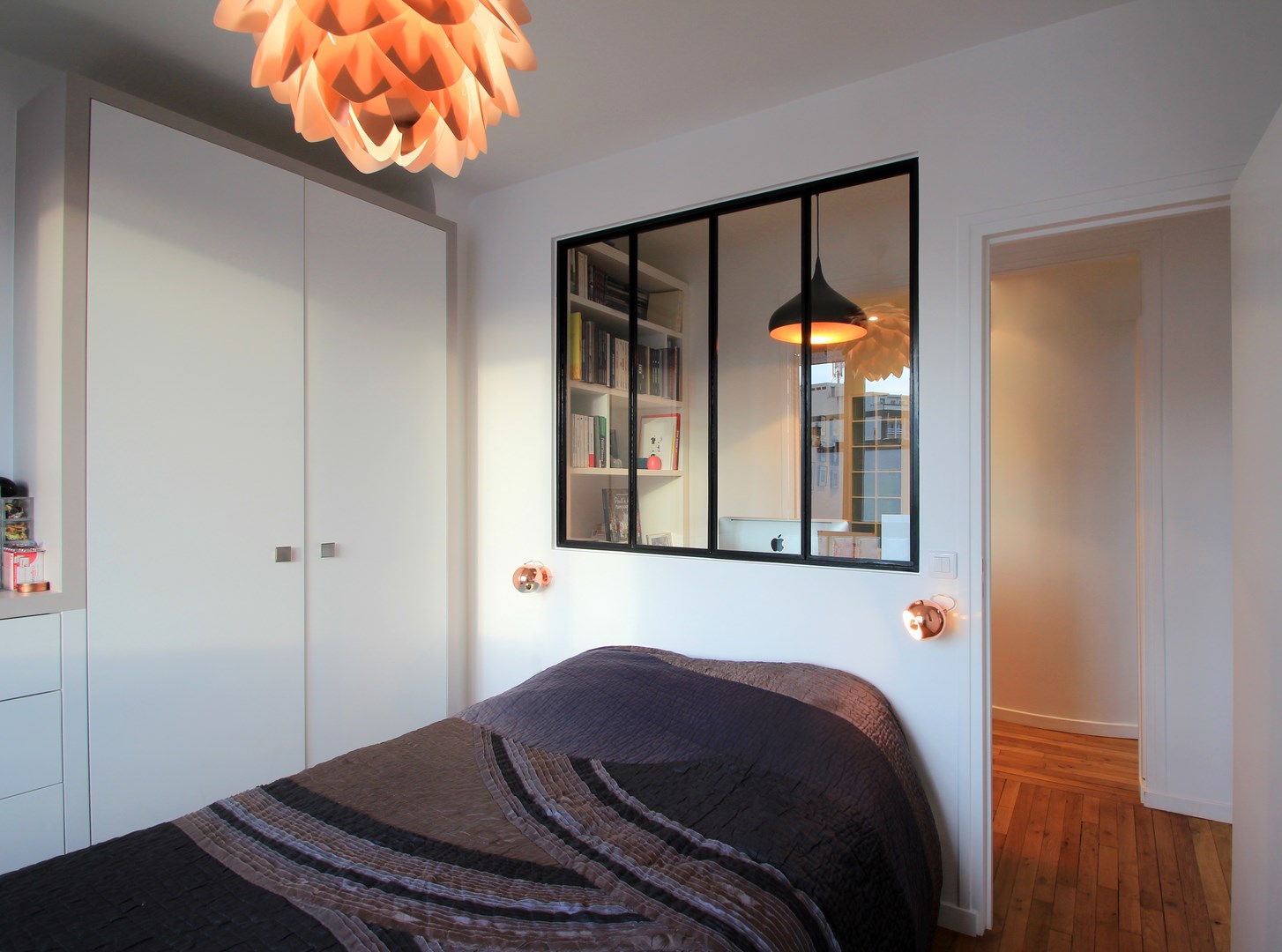 Aménagement chambre dans un cube paris buttes aux cailles