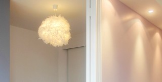 chambre au milieu du salon verriere canape cuir agence avous