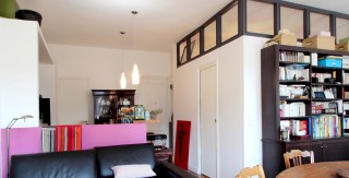 chambre au milieu du salon verriere canape cuir agence avous