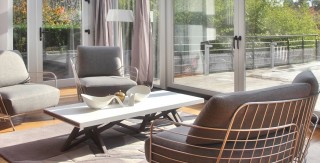 maison renovation luxe salon exceptionnel veranda parquet ligne roset agence avous