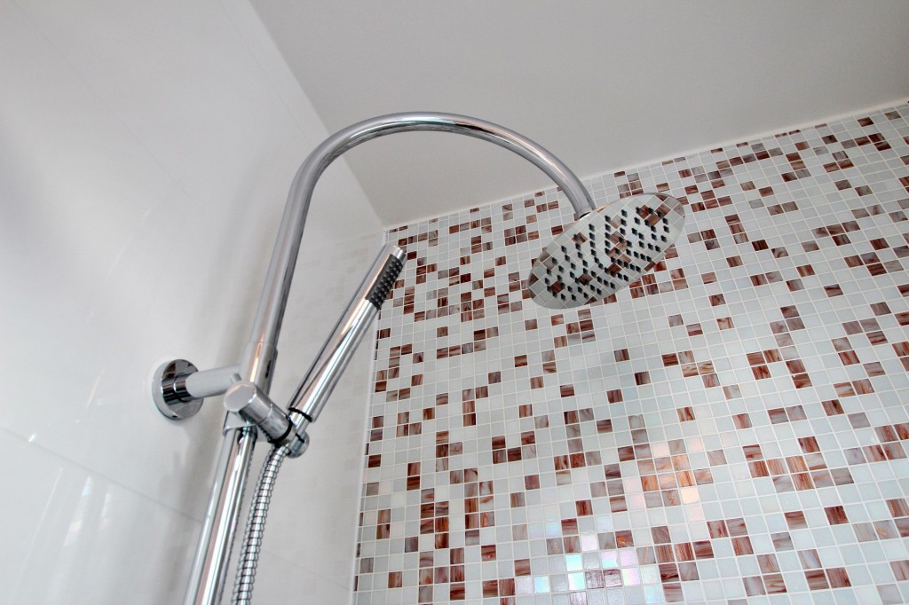 appartement familiale cabine de douche mosaique agence avous