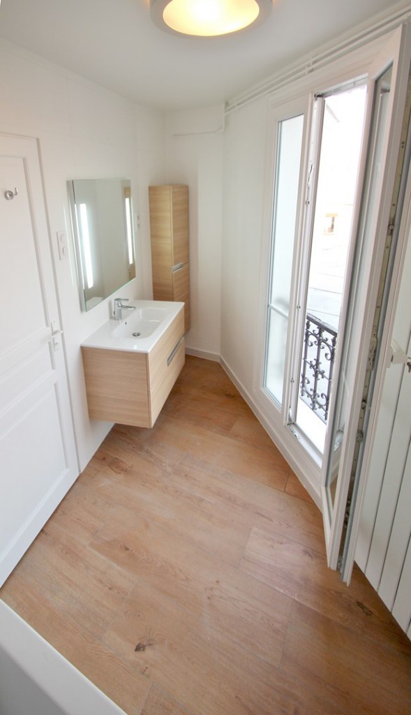 appartement familiale salle de bain mosaique baignoire meuble roca agence avous