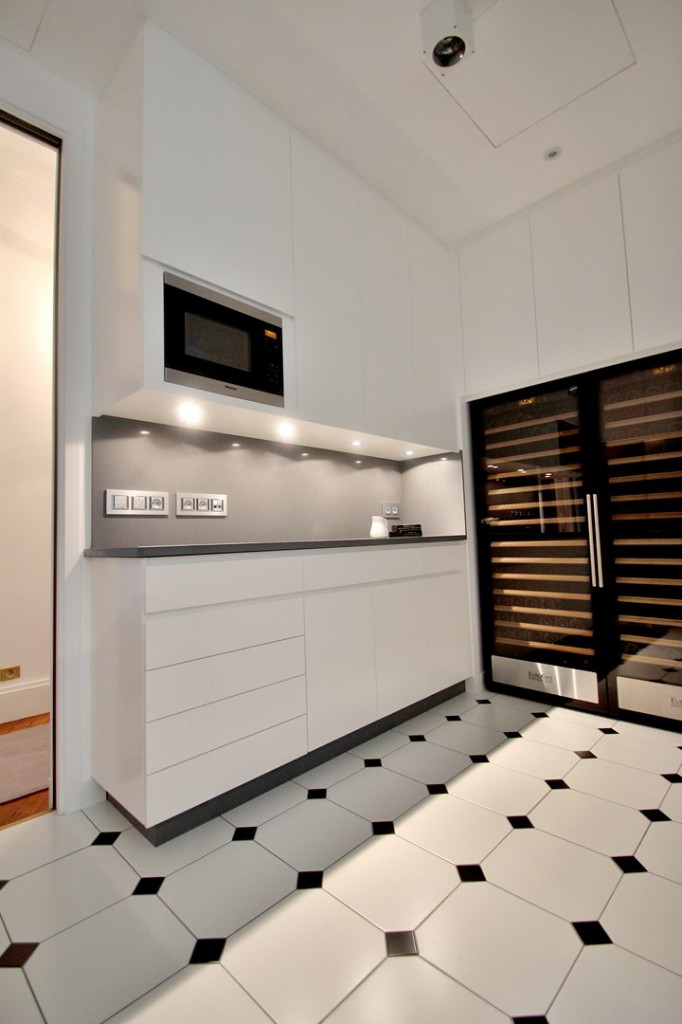 haussmannien cabochon cuisine contemporaine cave a vin eurocave ambassade agence avous