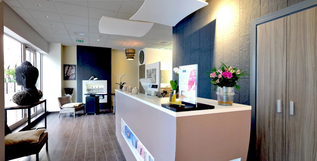 concept institut de beaute borne d accueil chic luxe agence avous