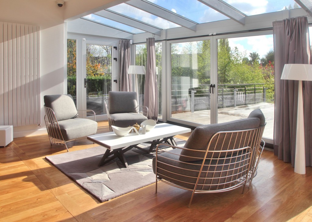 maison renovation luxe tapis toulemonde bochard pliages table basse roche bobois saga canape passio agence avous